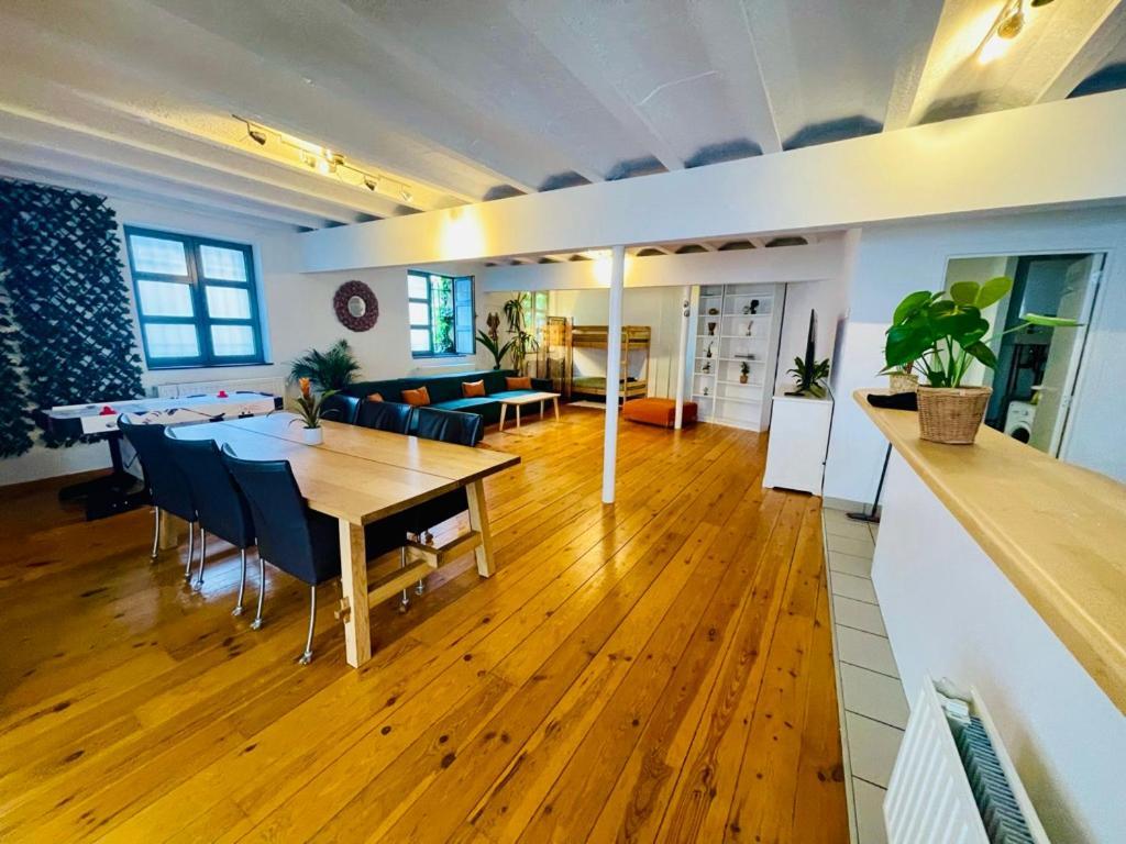 Down Town Oasis-Spacious Loft With Private Parking Brussels Exterior photo